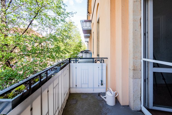 Balkon Straße Bild 2