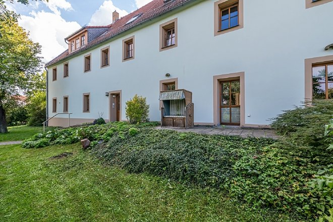 Wohlfühlen im ruhigen, denkmalgeschützen Dreiseitenhof mit Terrasse und Einbauküche. Wohlfühlen im ruhigen, denkmalgeschützen Dreiseitenhof mit Terrasse und Einbauküche.