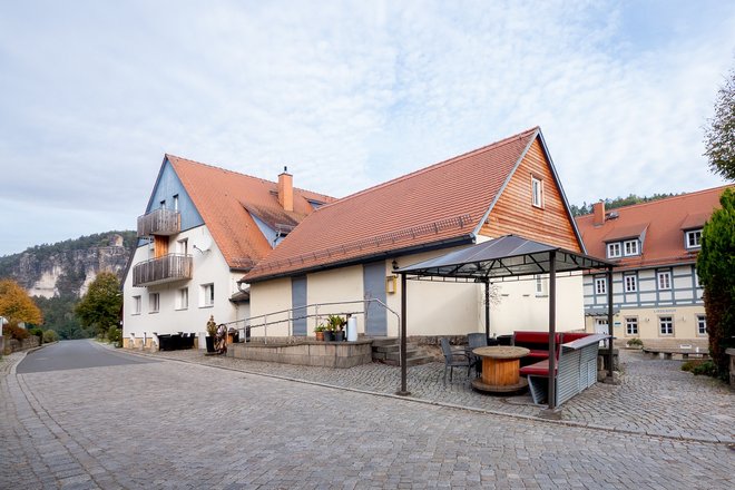 Ihr neuer Standort ab 2027 - Vielseitig nutzbare Gewerbeeinheit im Kurort Rathen. Ihr neuer Standort ab 2027 - Vielseitig nutzbare Gewerbeeinheit im Kurort Rathen.