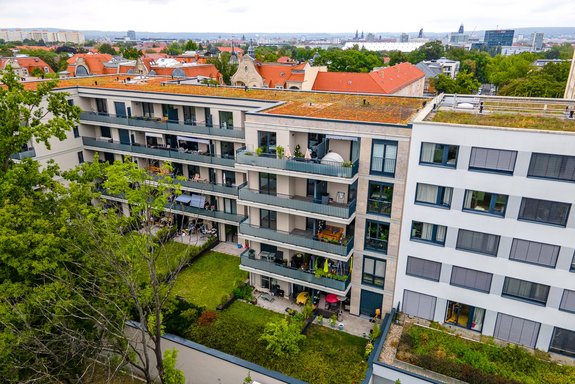 Ganz oben mit großem Balkon und Blick ins Grüne. Neubau in ruhiger zentraler Lage der Südvorstadt. Ganz oben mit großem Balkon und Blick ins Grüne. Neubau in ruhiger zentraler Lage der Südvorstadt.
