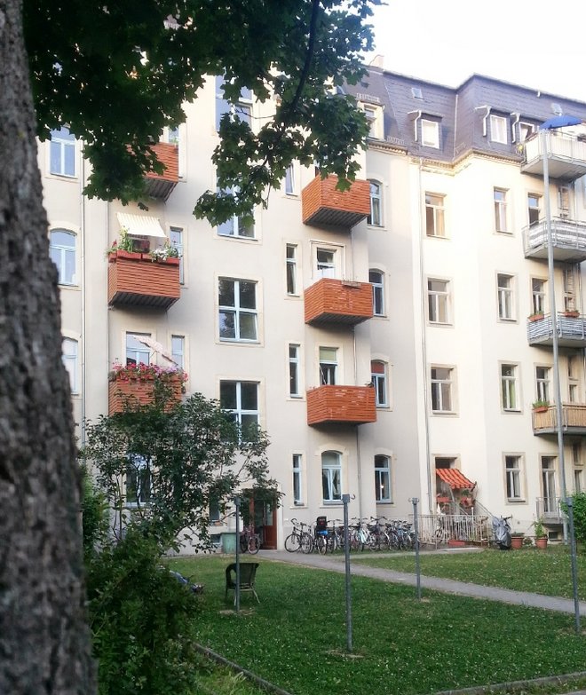 Tolle Familienwohnung (vermietet) in Elbnähe, mit Balkon und Altbauflair!