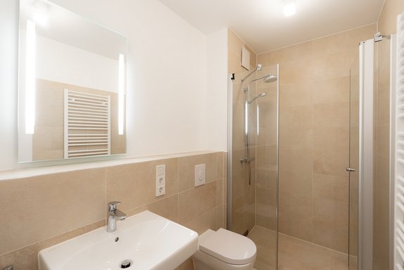 Musterfoto Bad mit Dusche