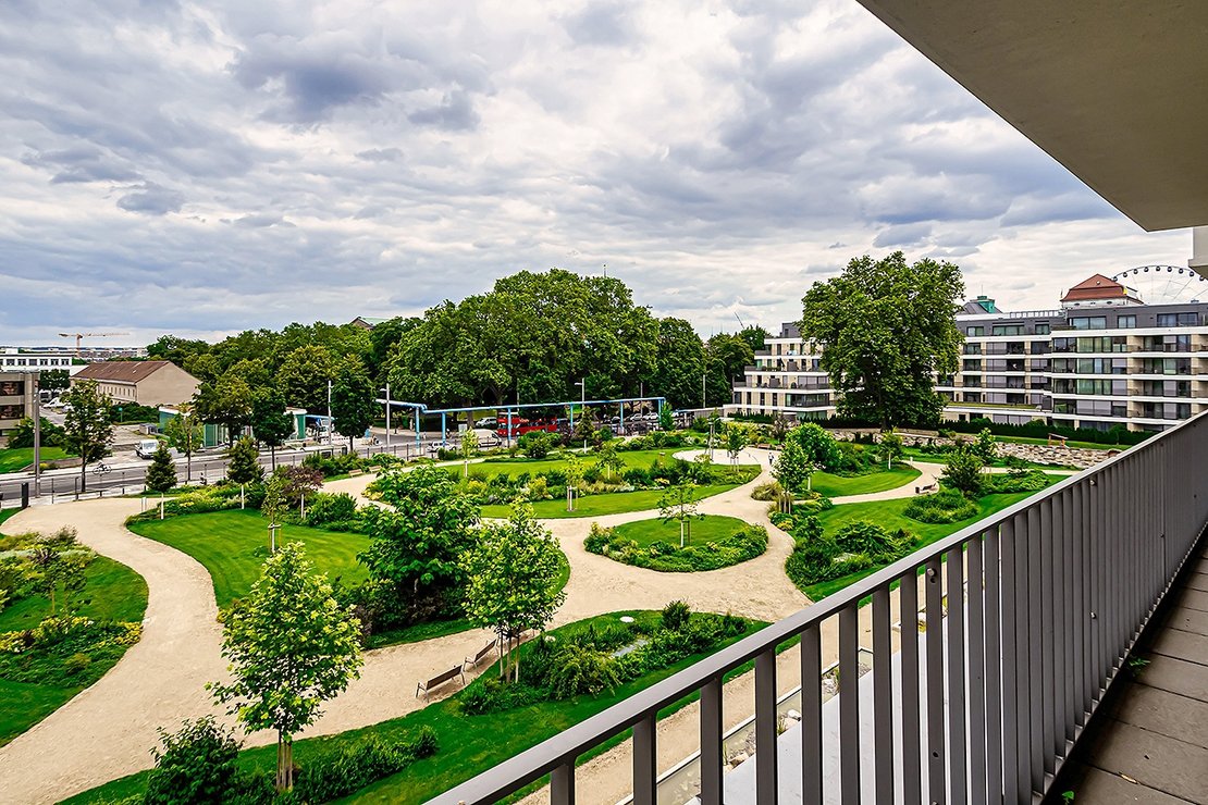 Blick vom Balkon Bild 1