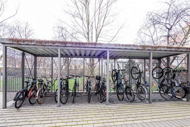 Fahrradcarport im Innenhof Fahrradcarport im Innenhof