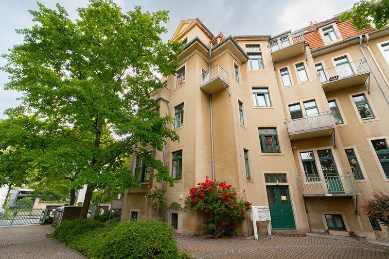 Rückansicht mit Eingang Rückansicht mit Eingang