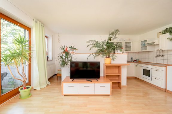 Wohnzimmer mit Balkon Wohnzimmer mit Balkon