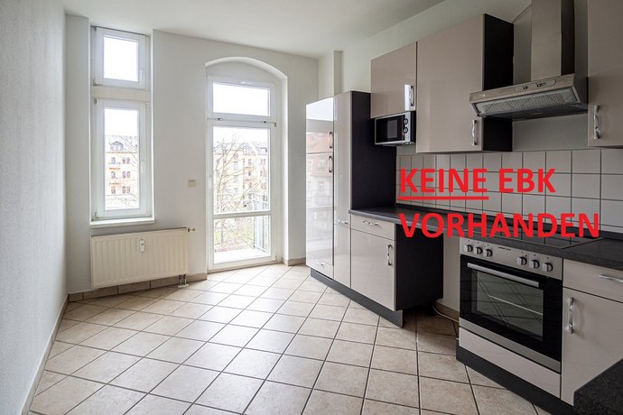 Musterfoto Küche mit Zugang zum Balkon