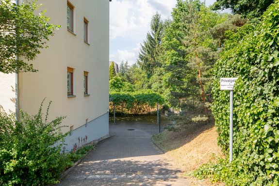 Zufahrt Zufahrt